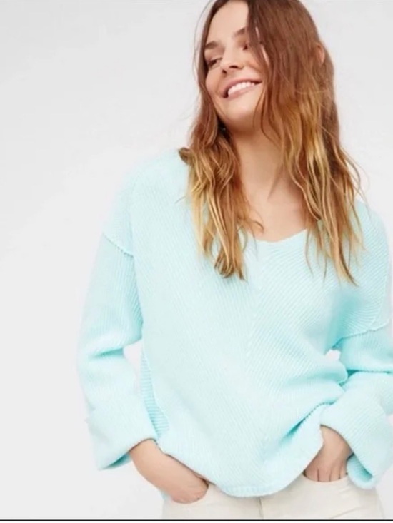 Free People Sweaters - Free People La Brea vneck knit sweater